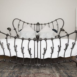 Κρεβάτι από σφυρήλατο σίδηρο