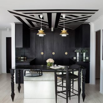 Μονόχρωμη κουζίνα 14 τετραγωνικών μέτρων. m