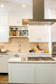 Κουζίνα 14 τ.μ. m με κουκούλα