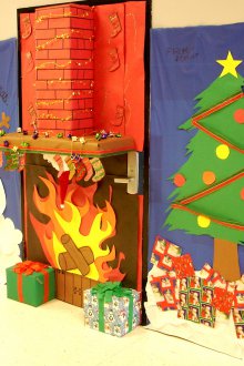 Διακόσμηση της πόρτας με χαρτί για το νέο έτος