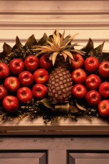 Χριστουγεννιάτικη διακόσμηση με φρούτα