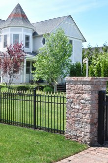 Μικρή σφυρήλατο φράχτη