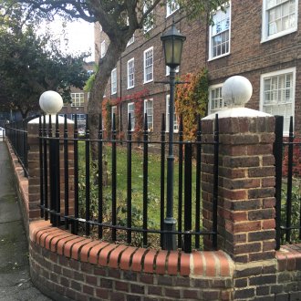 Σφυρήλατο φράχτη από σίδηρο