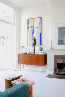 Μικρά ξύλινα τραπεζάκια