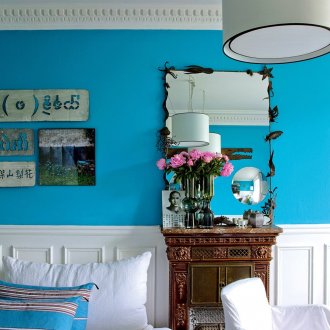 Έντονο μπλε χρώμα στο εσωτερικό