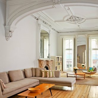 Ο συνδυασμός των ανοιχτόχρωμων χρωμάτων στο εσωτερικό