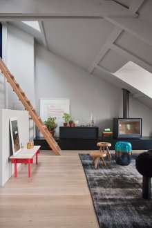 Tosidig leilighet med loft