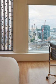 Soverom i en tosidig leilighet