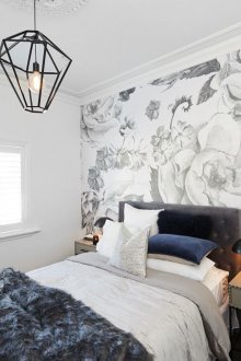 Συνδυάζοντας ταπετσαρία με γκράφιτι στην κρεβατοκάμαρα