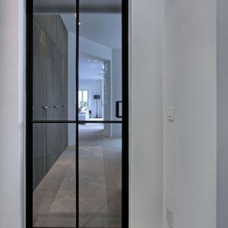 Θύρα από γυαλί