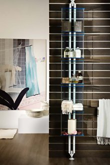 Πλαστικά ράφια στο μπάνιο