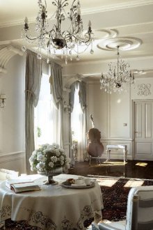 Κρύσταλλο στο σαλόνι σε κλασικό ύφος