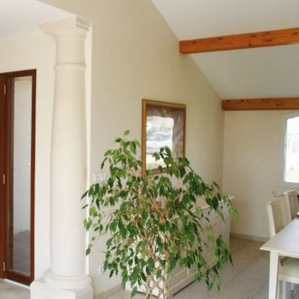 Στήλη γύψου στο εσωτερικό