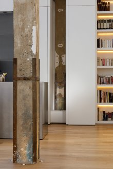 Ο οπίσθιος φωτισμός στην κουζίνα