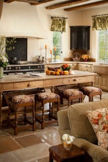 Ξύλινα έπιπλα εξοχικού στυλ