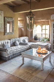 Καναπές ανατολίτικου στυλ