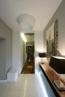 Μοντέρνα έπιπλα καρυδιάς