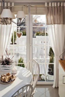 Λευκά κουρτίνες 2019