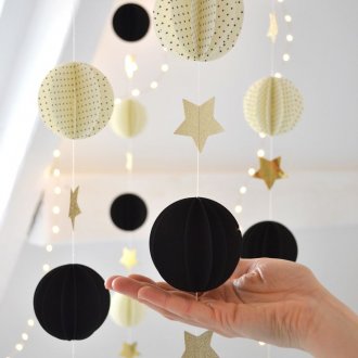 Έντονη γιρλάντα για το νέο έτος