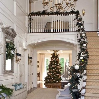 Garland στο κιγκλίδωμα για το νέο έτος