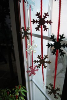 Γιορτή του νέου έτους με νιφάδες χιονιού