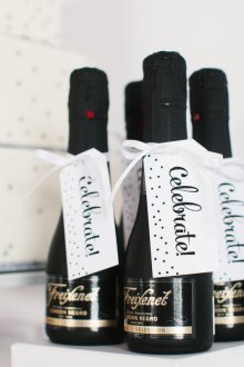 Μονόχρωμη μπουκάλι σαμπάνιας decoupage