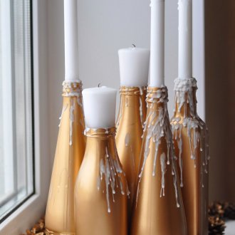 Πρωτοχρονιά decoupage ενός μπουκαλιού σαμπάνιας για ένα κηροπήγιο