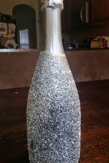 Ασημένια μπουκάλια σαμπάνιας decoupage για το νέο έτος