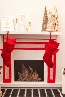 Χριστουγεννιάτικο τζάκι από το κουτί με κάλτσες