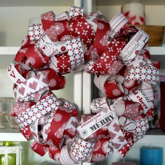 Στεφάνι από χαρτί κορδέλες για το νέο έτος.