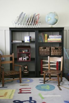 Καρέκλες στο φυτώριο από τον ορεινό όγκο