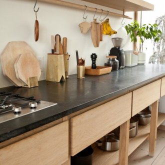 Κουζίνα με βανίλια στυλ σοφίτας