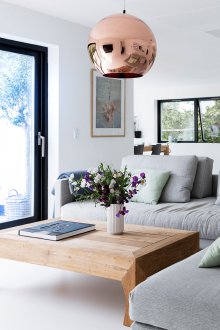 Πάγκος από ξύλο στο καθιστικό