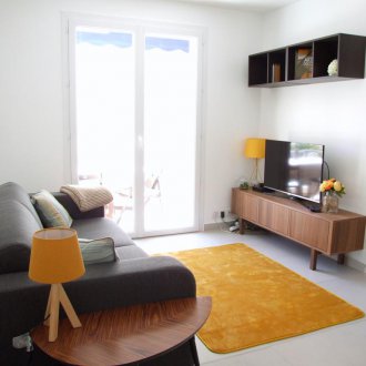 Σχεδιασμός ενός δωματίου Χρουστσόφ σε στυλ ρετρό