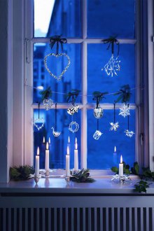 Παράθυρο διακόσμηση σε ασήμι για το νέο έτος