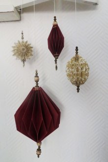 Ογκομετρικά διακοσμητικά της Πρωτοχρονιάς από χαρτί