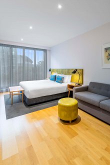 Δωμάτιο σε ένα μικρό διαμέρισμα