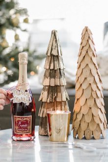 Πρωτοχρονιά διακόσμηση ενός μπουκαλιού δέντρο σαμπάνιας