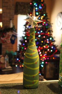 Πρωτοχρονιά διακόσμηση του χρώματος μπουκαλιών σαμπάνιας