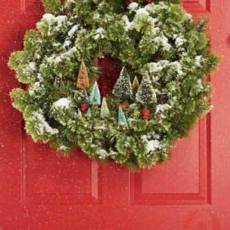 Χριστουγεννιάτικη διακόσμηση πρόσοψης