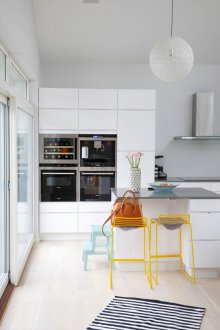 Κουζίνα 6 τ.μ. στο στυλ του μινιμαλισμού