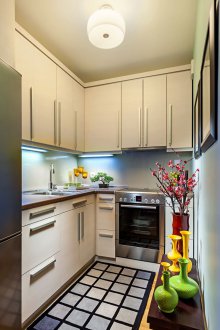 Κουζίνα 6 τ.μ. με κρεμαστά ντουλάπια