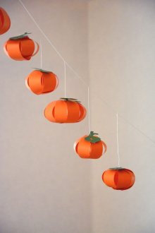 Απόκριες χάντρες από χαρτόνι κολοκύθας