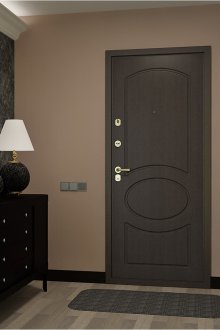 Σκοτεινή πόρτα εισόδου στο διαμέρισμα