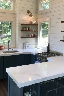 Κουζίνα με μπαρ σε ιδιωτική κατοικία