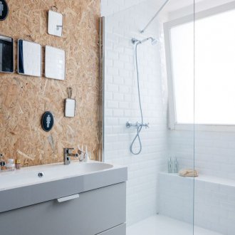 Λευκό μπάνιο με νεροχύτη