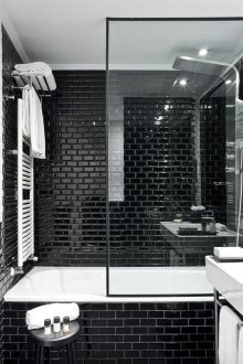 Μαύρο και άσπρο κεραμίδι