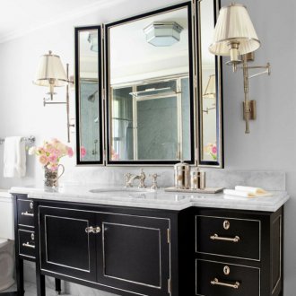 Νεοκλασικό ασπρόμαυρο μπάνιο