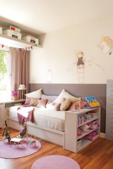 Παιδικό δωμάτιο για ένα κορίτσι με καναπέ