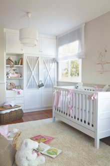 Παιδικό δωμάτιο για ένα κορίτσι στο γαλλικό ύφος